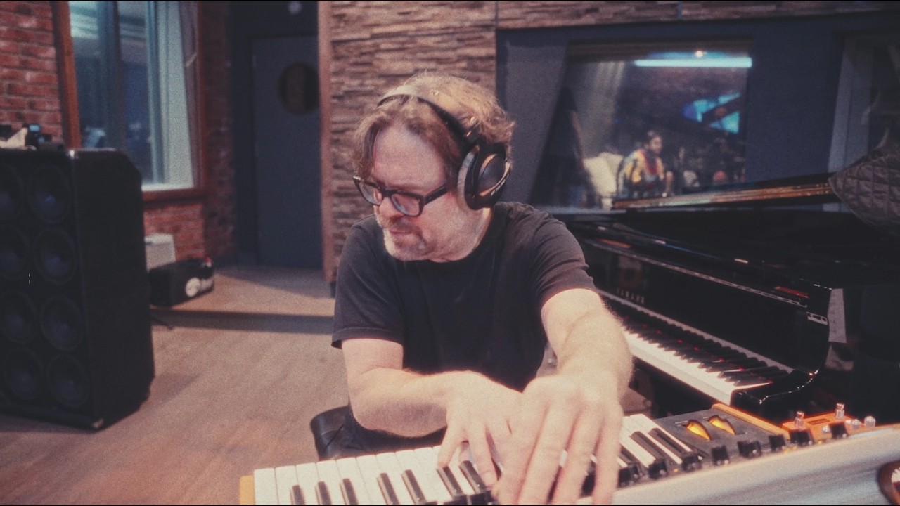 Guarda Danny Keane - Running (Salvation Sessions) su YouTube Guarda Danny Keane - Running (Salvation Sessions) su YouTube