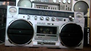 playing music - 08 - with SHARP GF-5757 Ghettoblaster