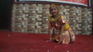 Siraima sirbandi by Dikshya Khadgi, Beautiful dance by Nepali girl