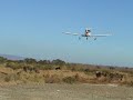 Analizamos un vuelo temerario de una avioneta. Asombroso vuelo bajo. Incredible low pass