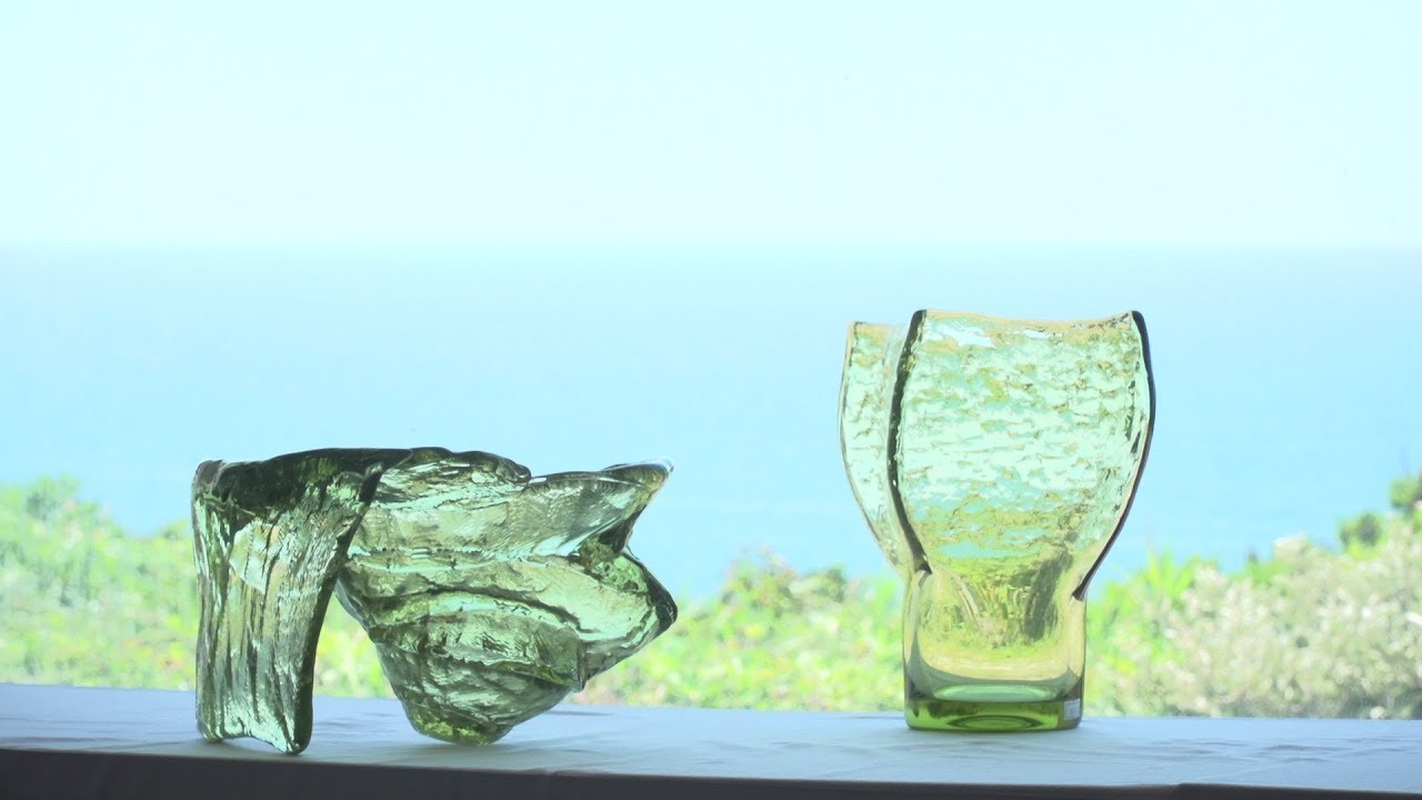 野田収 個展作品 手びねりのグラス(A)新島硝子 コーガ石 自然の緑色 野田収 個展作品 手びねりのグラス(B)新島硝子 コーガ石 自然