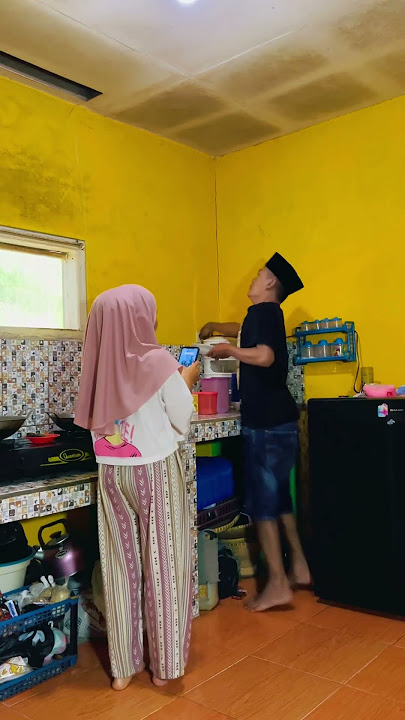 Jurus jitu ketika istri mau buka hp suami 😂 #couple #ngakak #pasutri #komedi #myhusband #funny