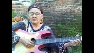 Luar Biasa Suara Merdu Nenek - Nenek Main Gitar Dan Nyanyi