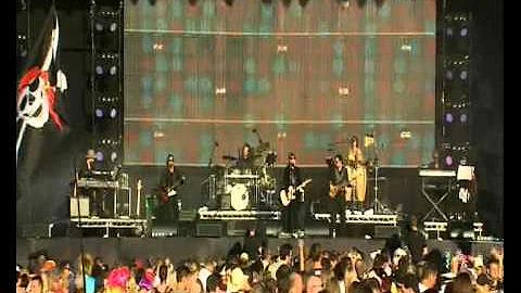 Katrina Leskanich from Katrina & The Waves - Que T...