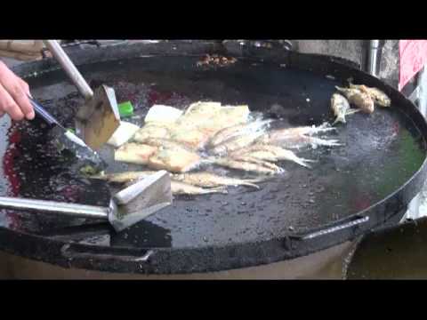 Fast Chinese Food Cooking:  Frying Fish in Kaiping, China (Hoiping)