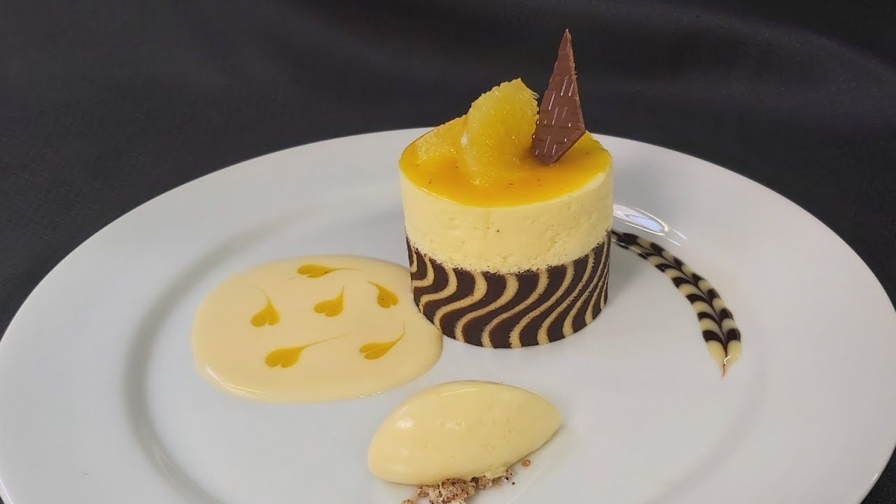 Musse de laranja com mousse de chocolate e biscuit joconde decorado