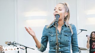 MacKenzie Porter - About You (Live) chords