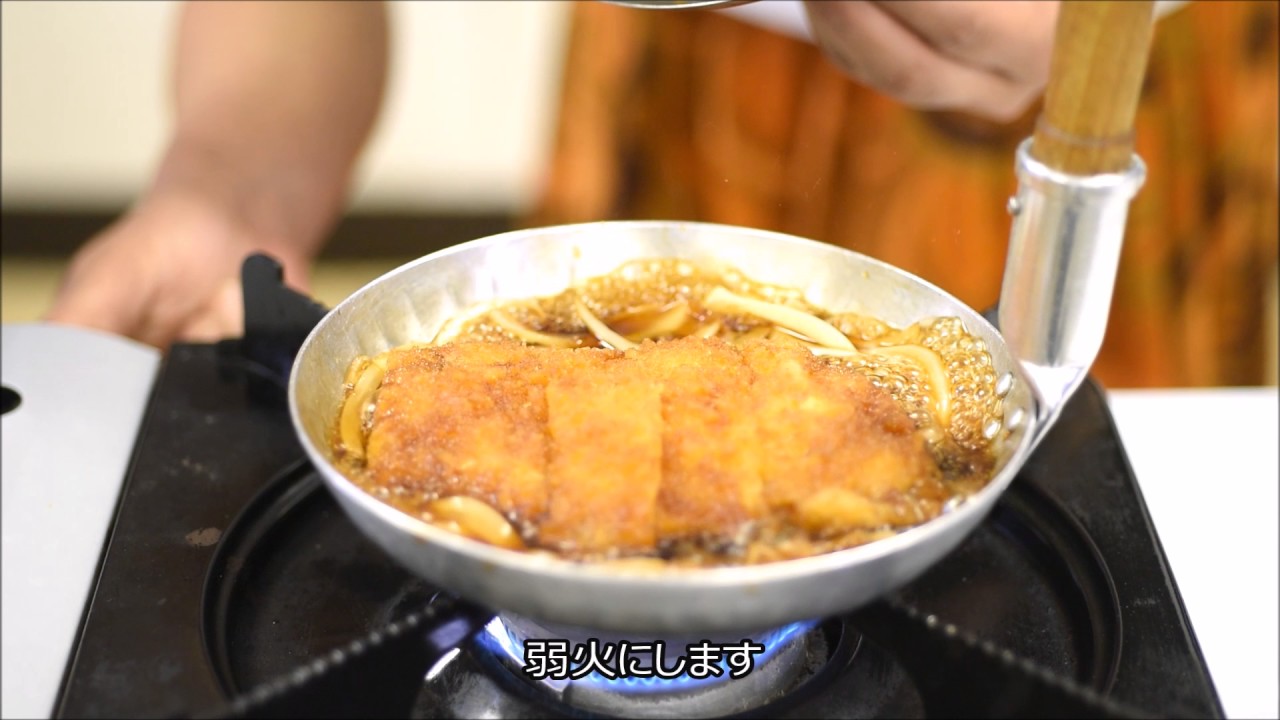 人気食堂の美人女将が教える 美味しいカツ丼の煮込み方 Youtube