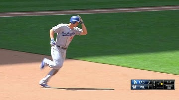 LAD@MIL: Seager drives a two-run homer to deep center