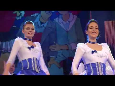 Tanzchor der Kölner Rheinveilchen bei der Mädchensitzung 2020