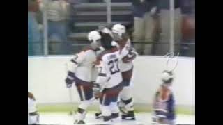 Gretzky scores 2 goals against Oilers in 1978-79 WHA