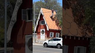 Odd Bird House Building of Sonora