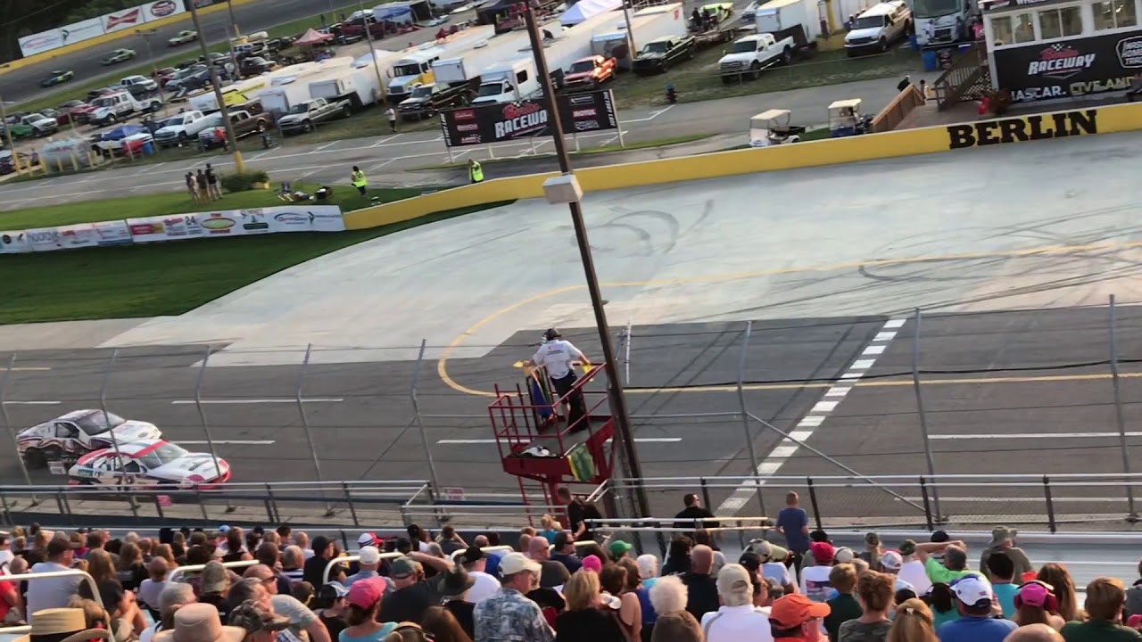 Berlin Raceway 4 Cylinder First Feature 8/11/2018 - YouTube