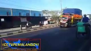 Vidio Truck Oleng #CCTVPEMALANGOYI