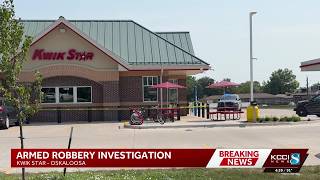 At least one suspect still on the run after armed robbery at Oskaloosa Kwik Star, police say