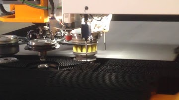 Punzonatrice automatica TP Serie OMEGA con CNC FANUC e utensili TRUMPF Style di WILSON TOOL