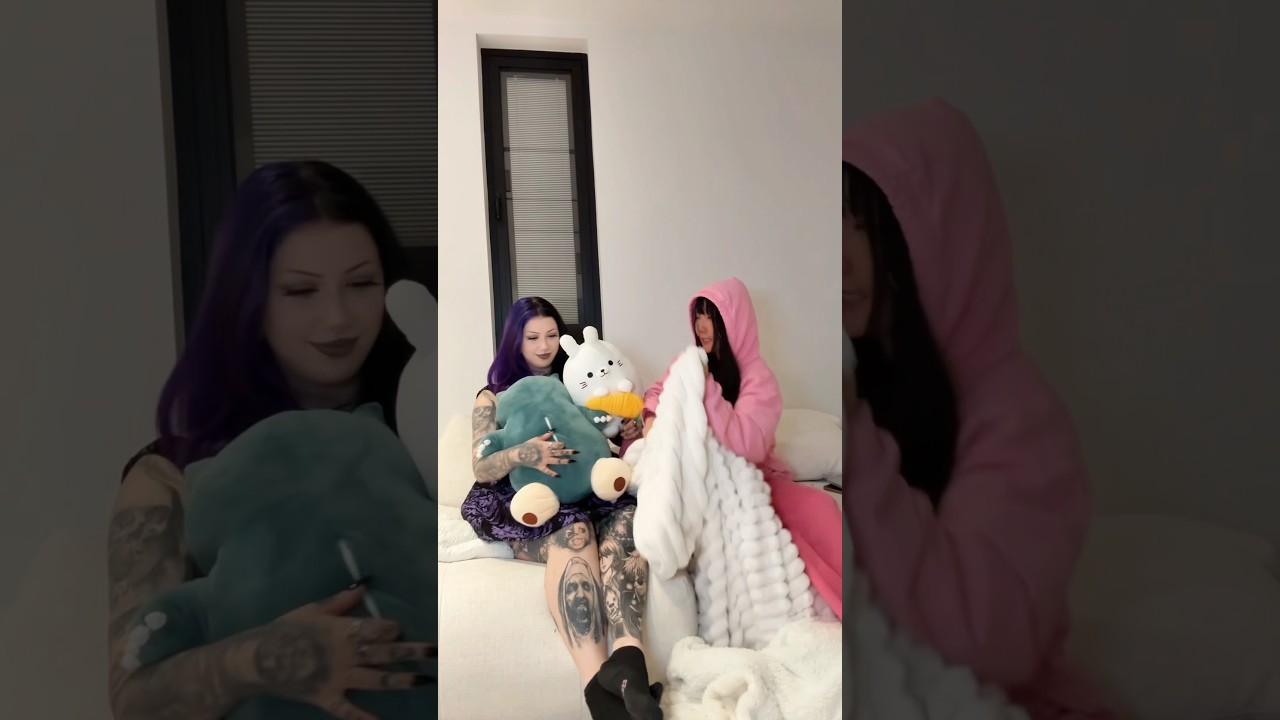 Hmm which friend are you?? Or are you both?? With ​⁠@itseunchae 🖤💜