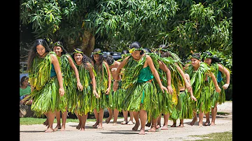Traditional Polynesian dance - MANGAREVA ISLAND, French Polynesia