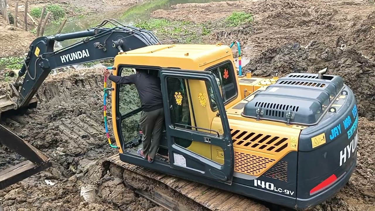 Hyundai JCB Extreme Mud Work | River Side Excavator Digging | Satisfying Heavy Machine 
