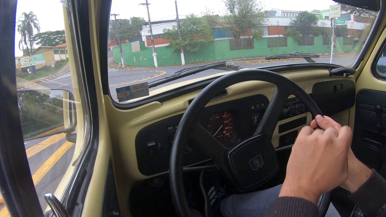 A bordo do Fusca 1983, um dia nublado!