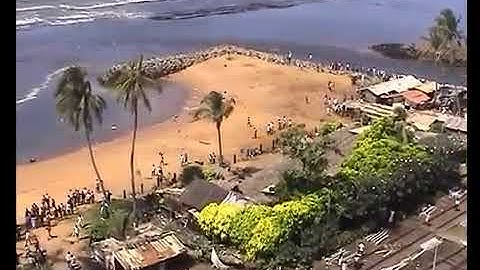 Tsunami 2004 Colombo, 20 minutes nonstop video  2004年海啸科伦坡20 caught on camera buillding view