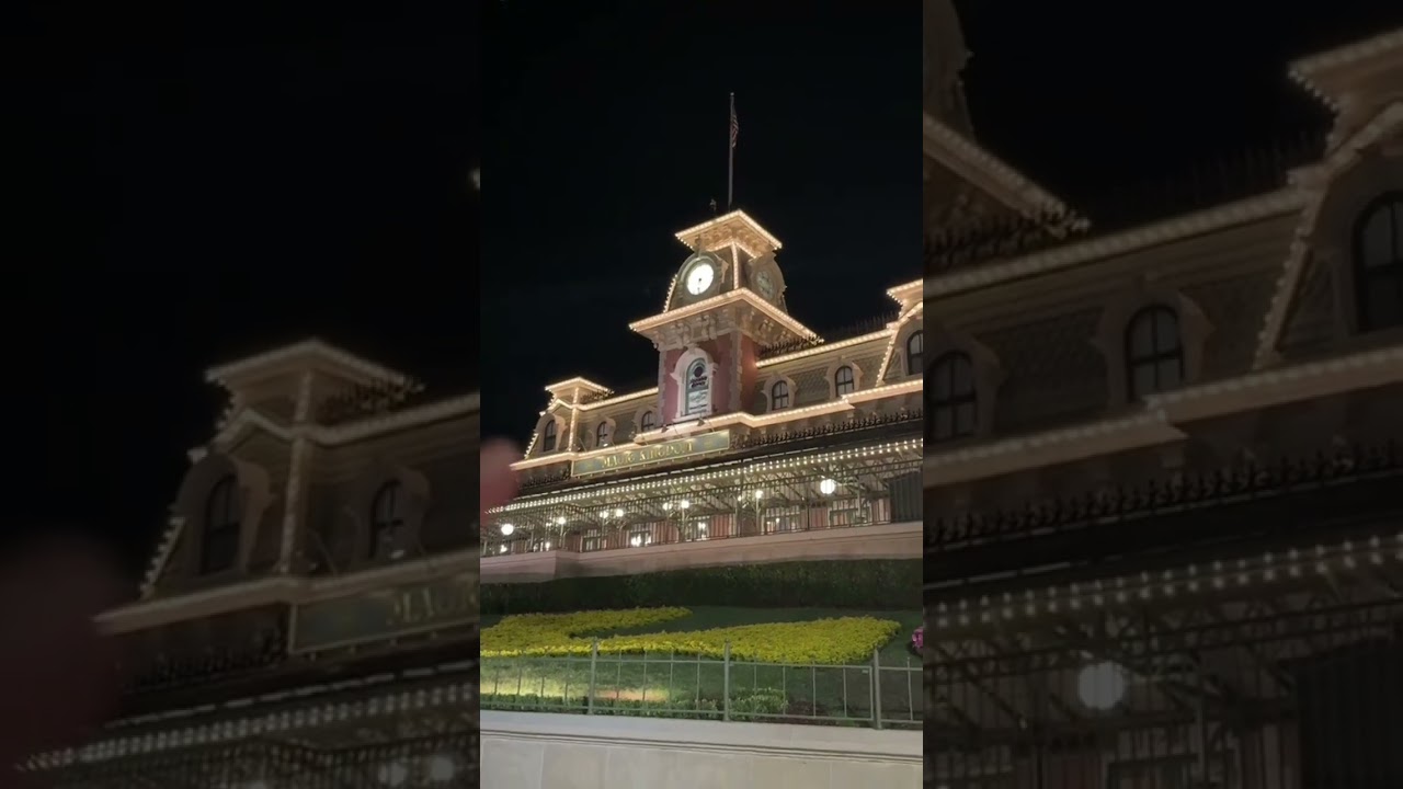 ตี1 ครึ่ง หน้าปราสาทซินที่ Magic Kingdom Disney World มีต่อ4/5 #magickingdom #magickingdomafterhours