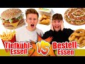 Tiefkühl-ESSEN VS Bestell-ESSEN 🍟🍔🍕 TipTapTube