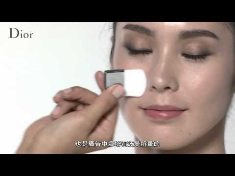 彩妝師示範 光感名媛必備的聚光輕裸妝