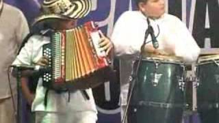 EL HÚERFANITO (los niños del acordeon )ciénaga magd..3gp