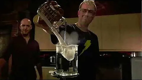 [EXPERIMENT] SUPERHEATED Water 🔥💥👩🏼‍🏭💦 #science #experiment #nature #explosion #chemistry