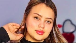 Roberta: Beauty Curves Confidence plus size model Luxury fashion Biography Body Positivity 
