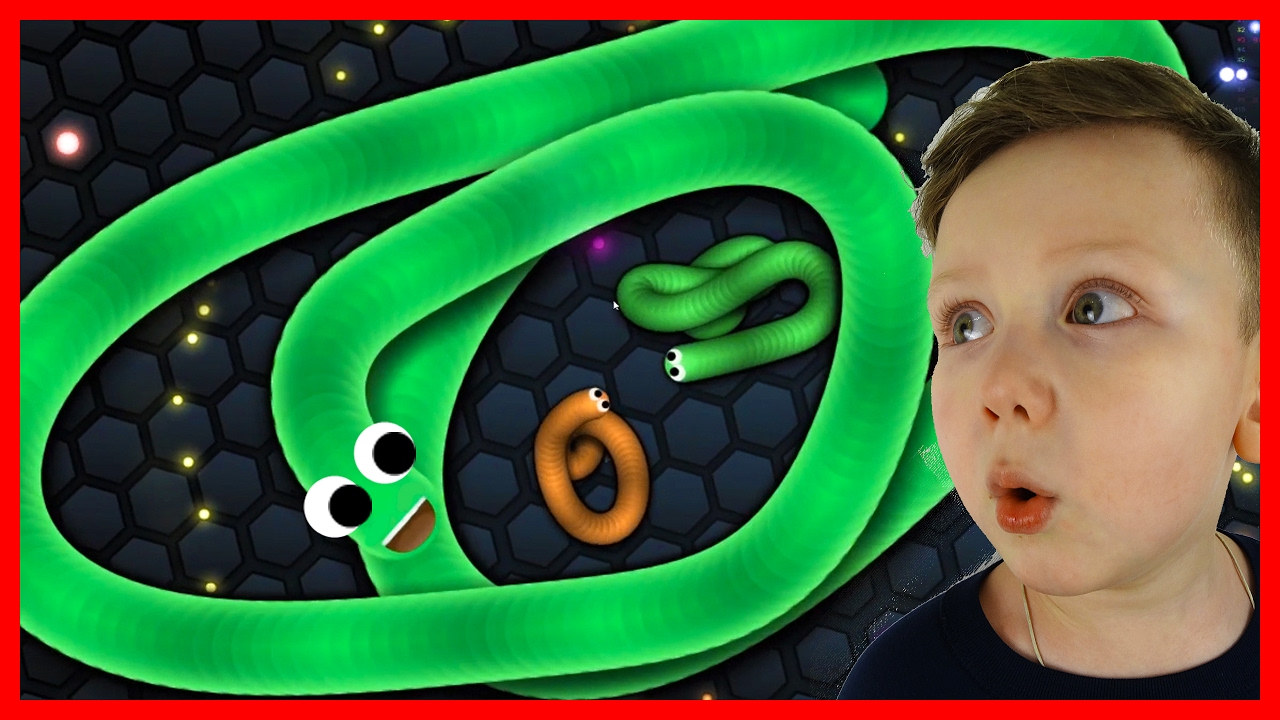 Слитхер Гигантский Червяк Напал против наших Малышей Игра про Червяка