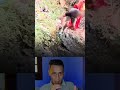 في الهند إنقاذ طفل سقط في بركة مياه ريحتها كريهه 