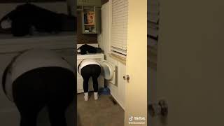when your stepsister gets stuck in the washing machine ( tik tok meme )