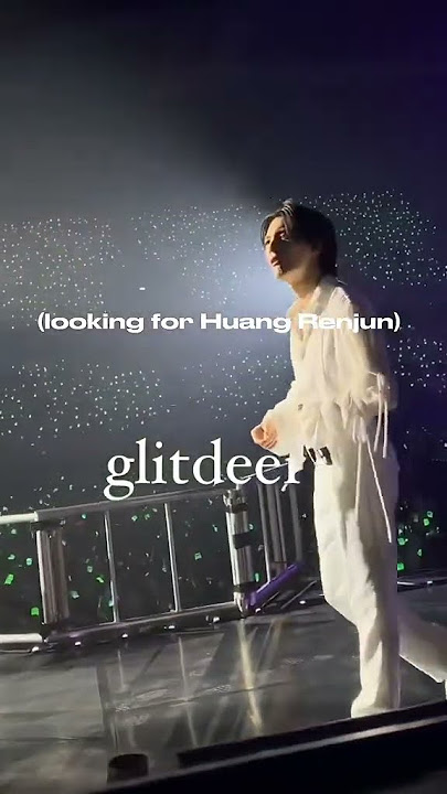 #CHENLE running happily towards #RENJUN to showing off the hand banner‼️😭 #nctdream #nct #jeno