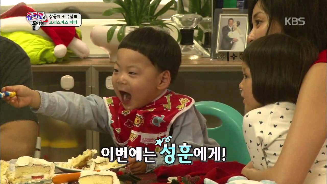 [HIT]슈퍼맨이돌아왔다-삼둥이+추사랑 달콤한 ‘딸기케이크 먹방’.20141228