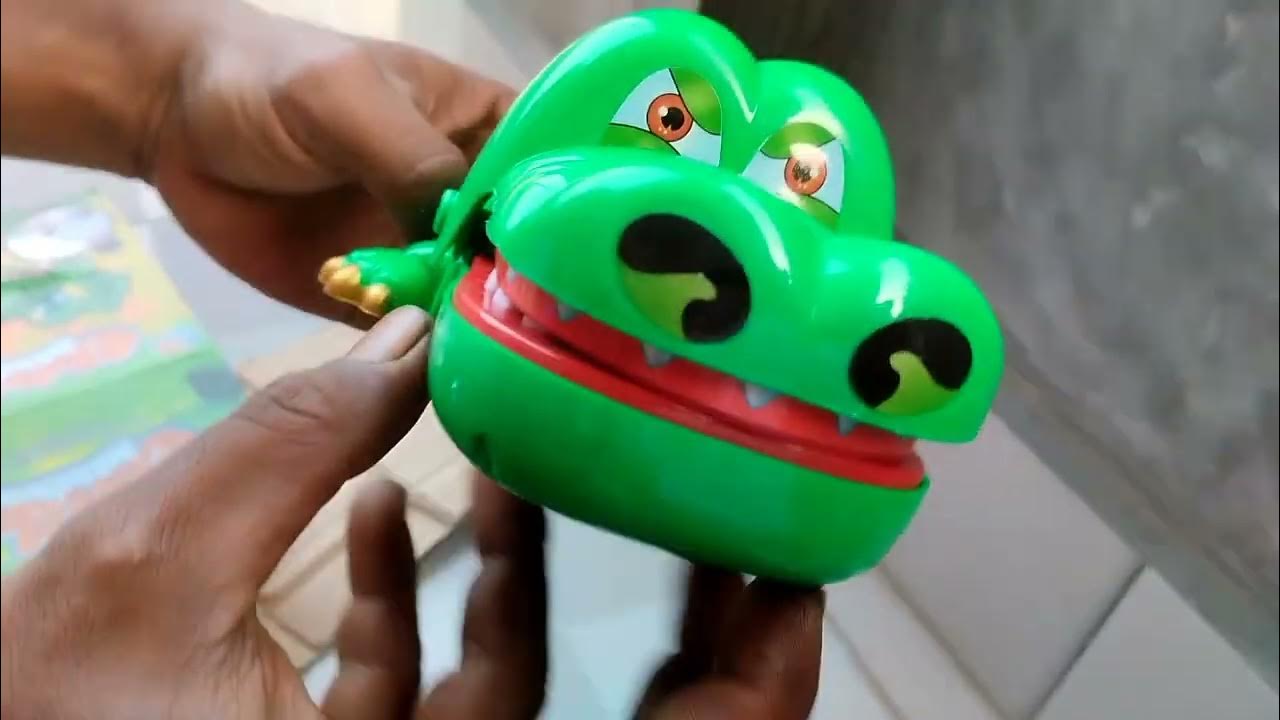 Dapet Mainan Baru | Mainan Buaya - YouTube