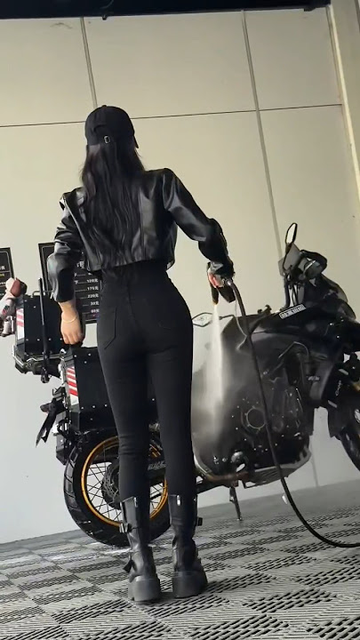 VOGE 900DSX Bike Wash 😍” Adventure 🏍️😍 Clean Ride, Happy Vibes #bmwgs #voge900dsx #girlrider #ride