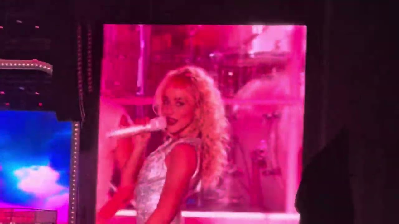 Tears - Sabrina Carpenter Live ACL Weekend 2