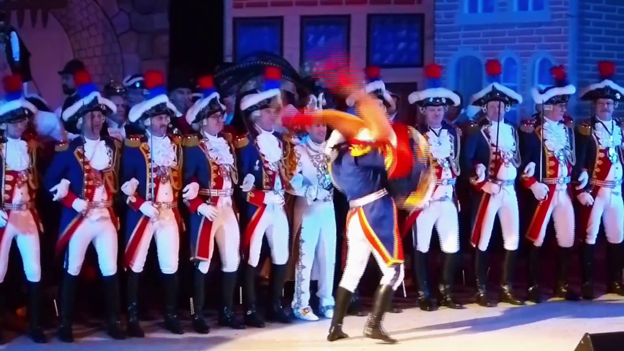 Einzug der Prinzengarde der Stadt Aachen & Tanz des Tanzpaares