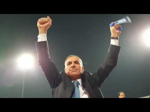 شاهد جنون فرحة جماهير نادي الرمثا لحضة تتويج بطل الدوري الاردني 2021