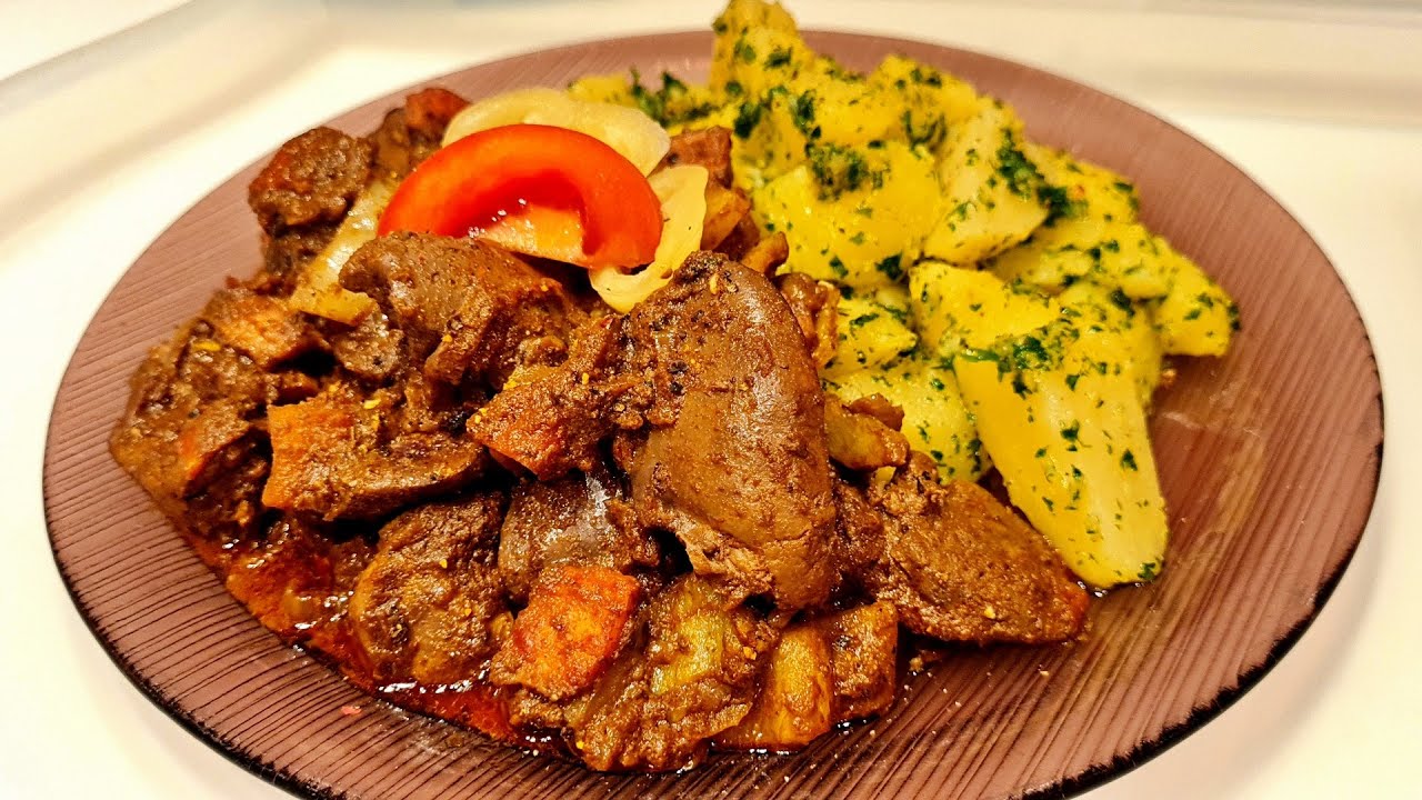 Magyaros pirított csirkemáj vajas petrezselymes burgonyával / @RezsóKonyha