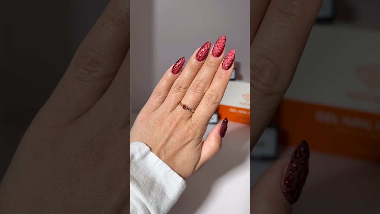 Loving this soft velvet texture❤️