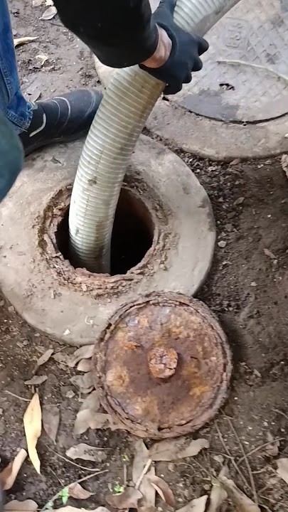 Download lagu Septic Tank Desludging