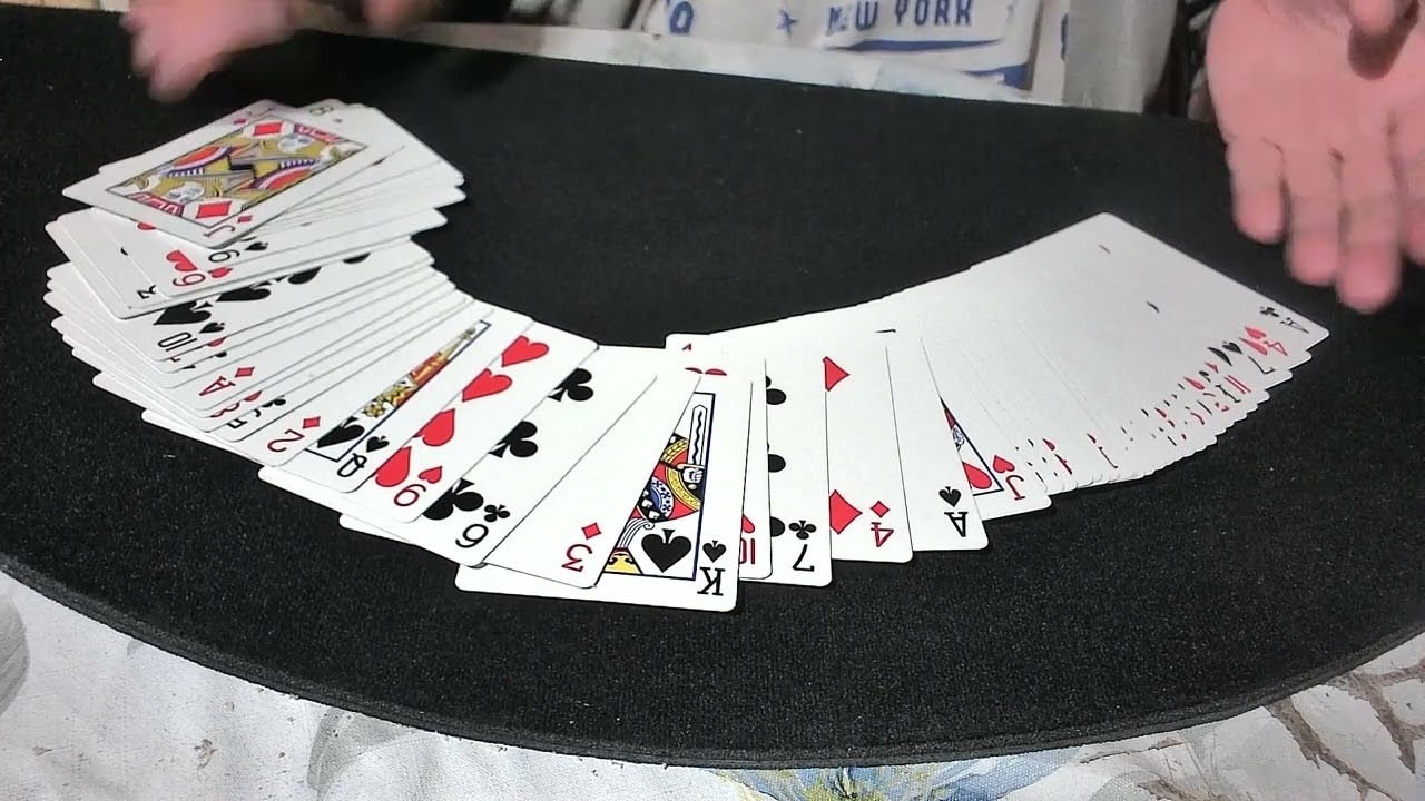 -EL MAGO ADIVINA LAS CARTAS PENSADAS POR LOS ESPECTADORES  -¡¡SIN VER NADA!  - REVELADO.