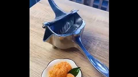 Video Dụng cụ ép hoa quả cầm tay - ép gang