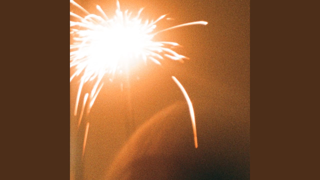 На дне пластикового стаканчика - YouTube