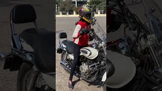 She is a pro rider now 🤩| Bajaj avenger 220 cruise| girl riding a bike