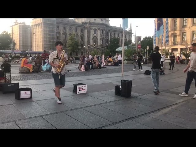 Speakers Corner: „Antisemitismus. Nein Danke“, Karlslplatz am 28.07.2022, Saxophon: Peter Gregorian