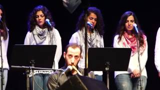عرض فني غنائي نزلنا ع الشوارع اغاني للثورة الفلسطينية 